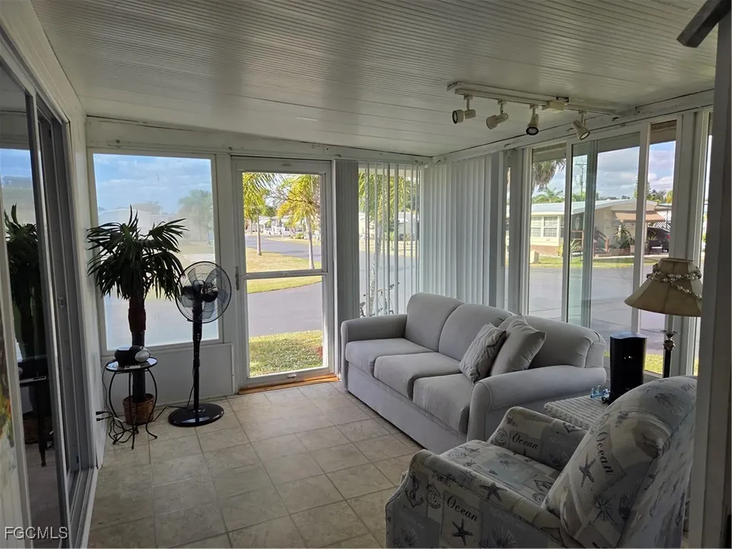 629 Vista Drive North Fort Myers FL 33917