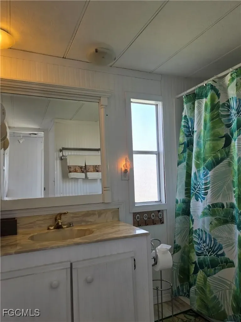 629 Vista Drive North Fort Myers FL 33917