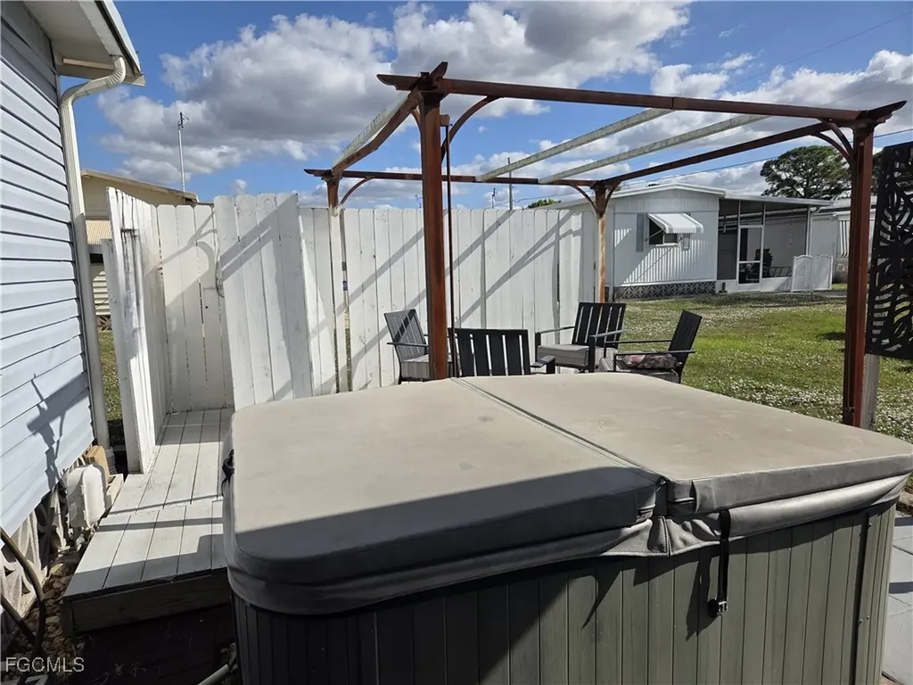 629 Vista Drive North Fort Myers FL 33917