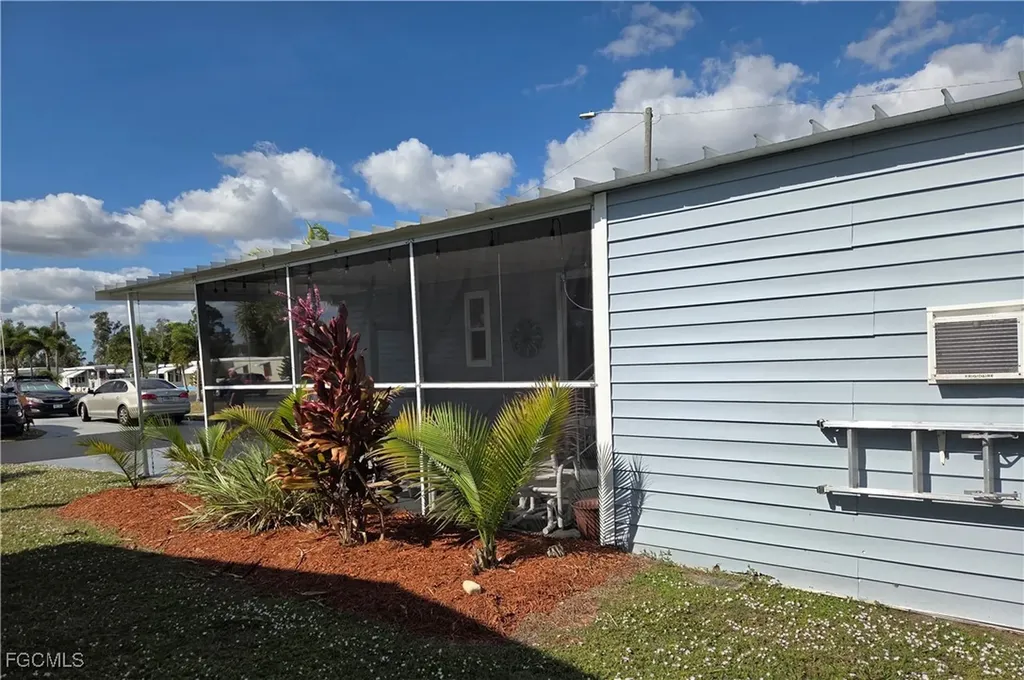 629 Vista Drive North Fort Myers FL 33917