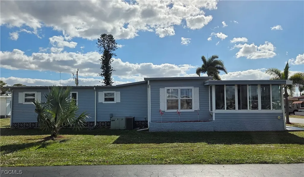 629 Vista Drive North Fort Myers FL 33917