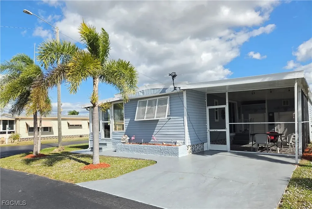 629 Vista Drive North Fort Myers FL 33917