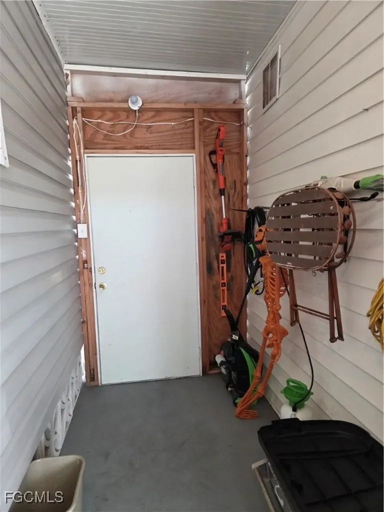 629 Vista Drive North Fort Myers FL 33917