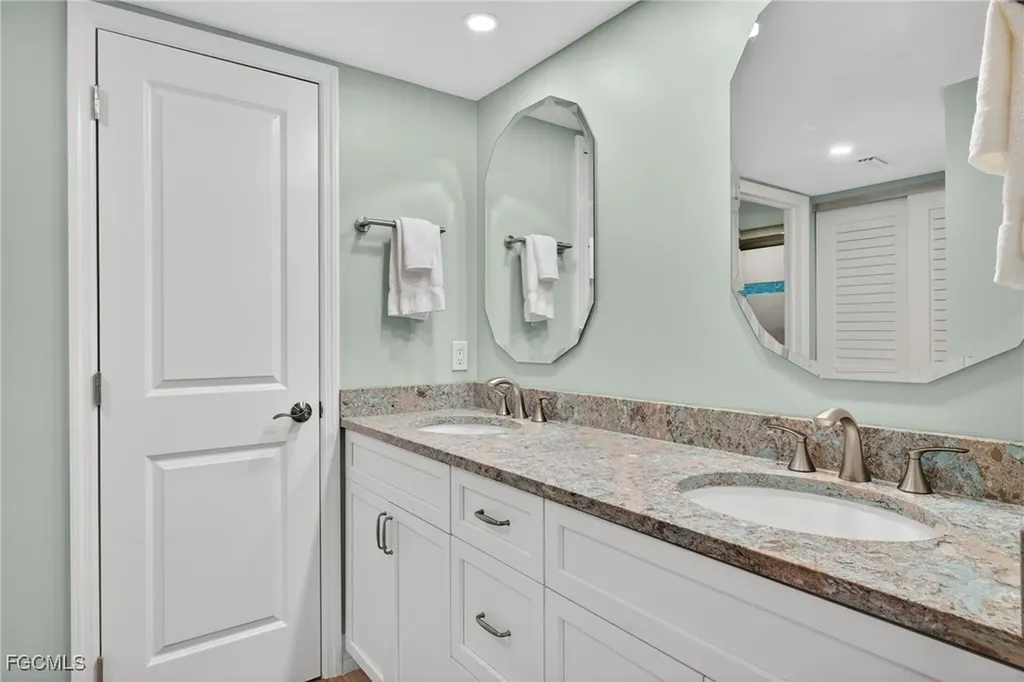 2445 W Gulf Drive Sanibel FL 33957