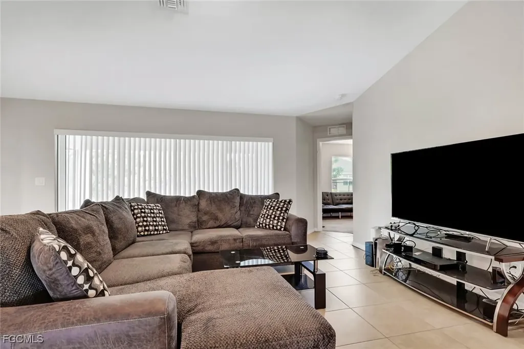 2729 SW 12th Avenue Cape Coral FL 33914
