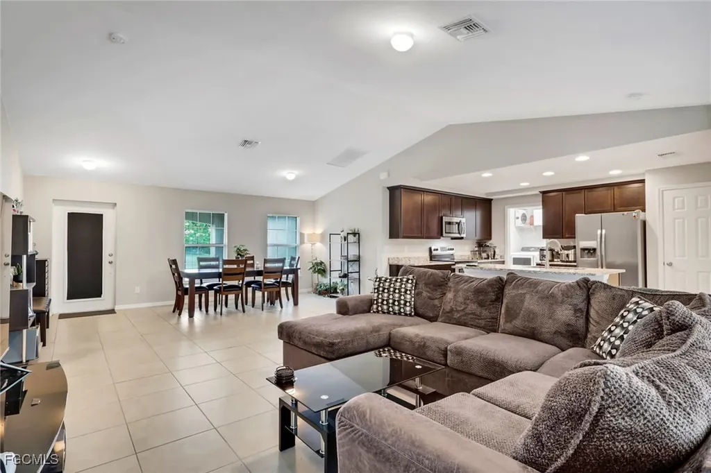2729 SW 12th Avenue Cape Coral FL 33914