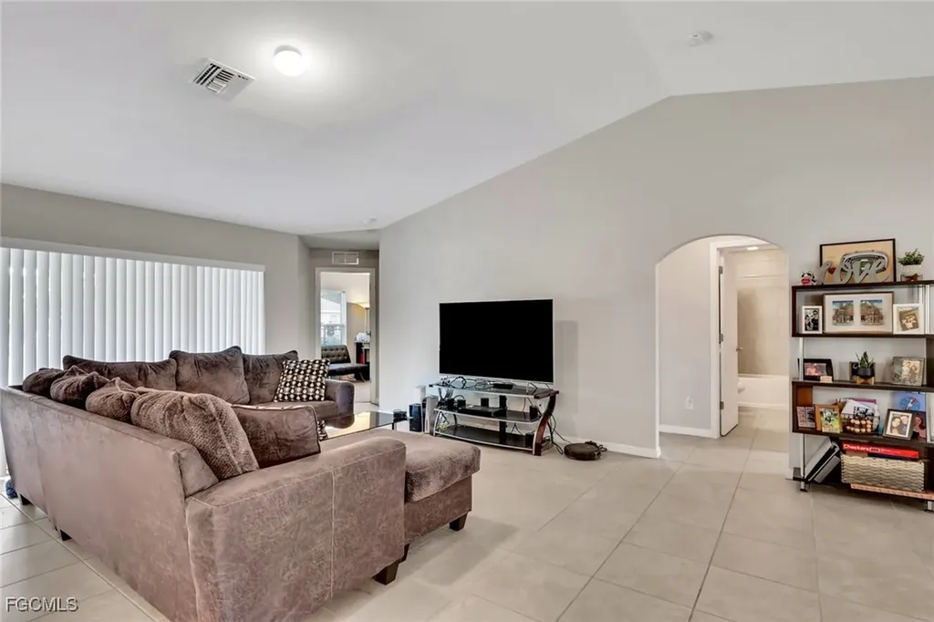 2729 SW 12th Avenue Cape Coral FL 33914