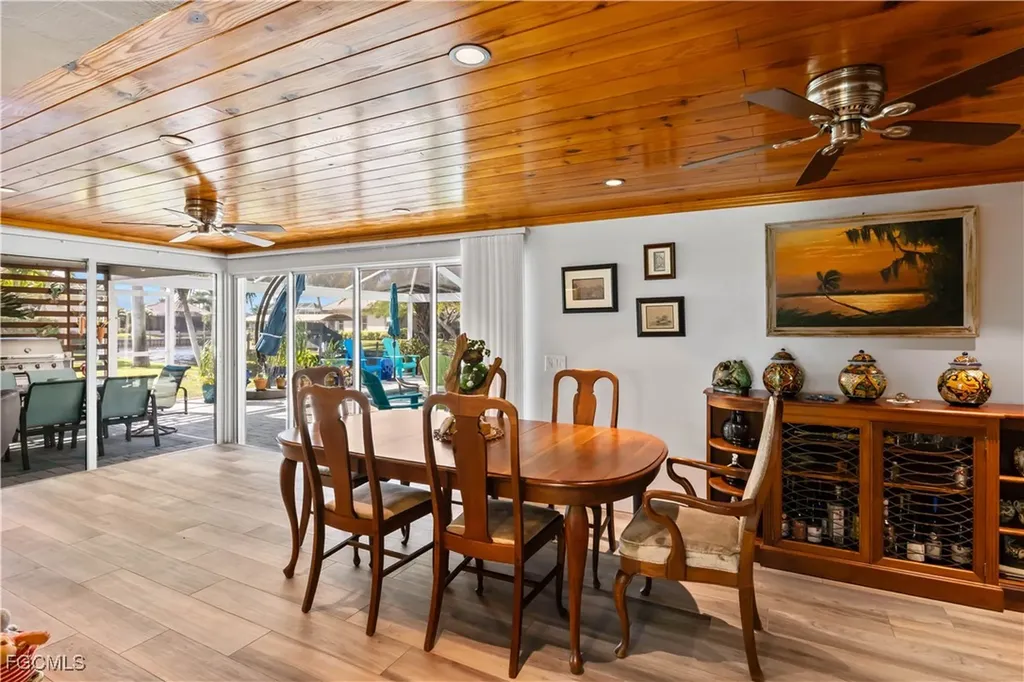 3122 SE 18th Place Cape Coral FL 33904