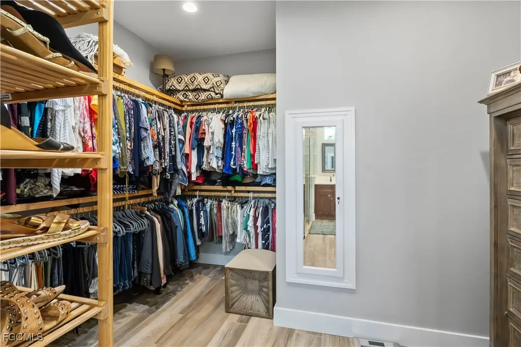 3122 SE 18th Place Cape Coral FL 33904