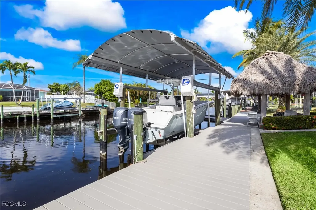 3122 SE 18th Place Cape Coral FL 33904