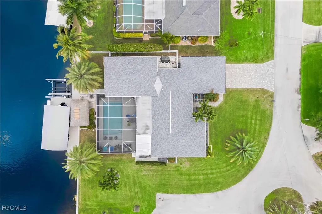 3122 SE 18th Place Cape Coral FL 33904