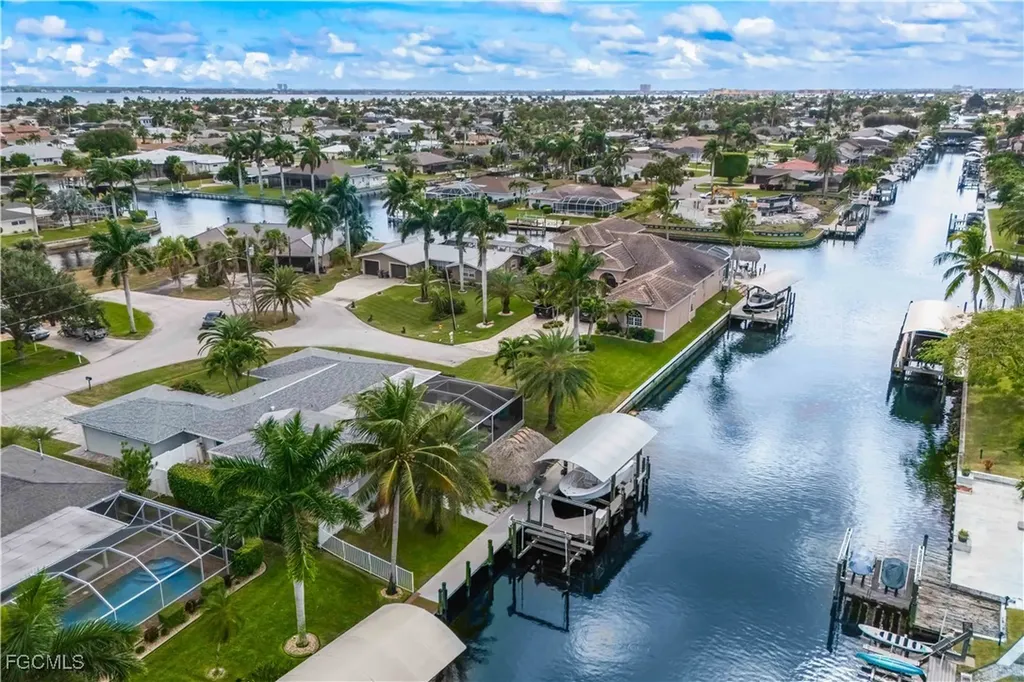 3122 SE 18th Place Cape Coral FL 33904