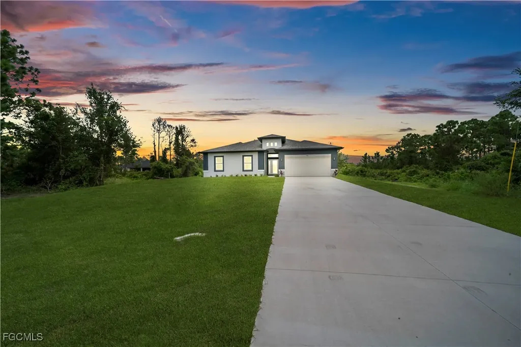 543 Mcarthur Boulevard Lehigh Acres FL 33974