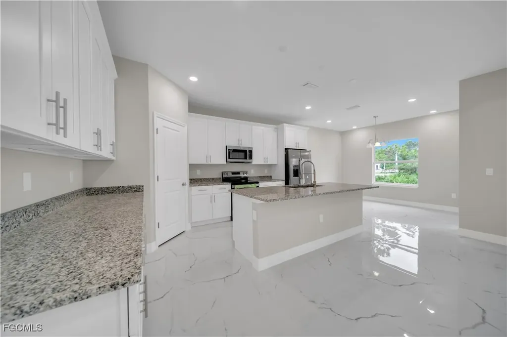 543 Mcarthur Boulevard Lehigh Acres FL 33974