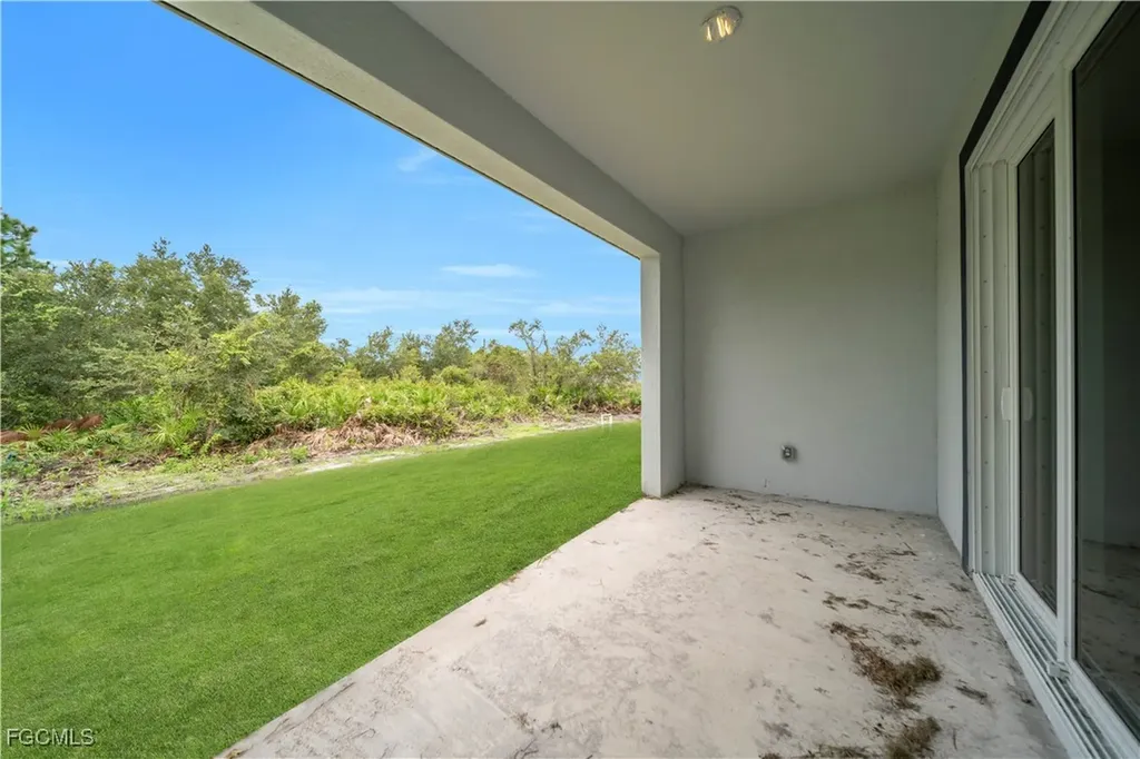 543 Mcarthur Boulevard Lehigh Acres FL 33974