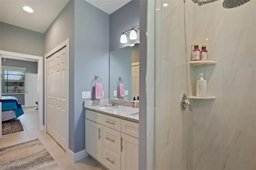825 SE 5th Place Cape Coral FL 33990