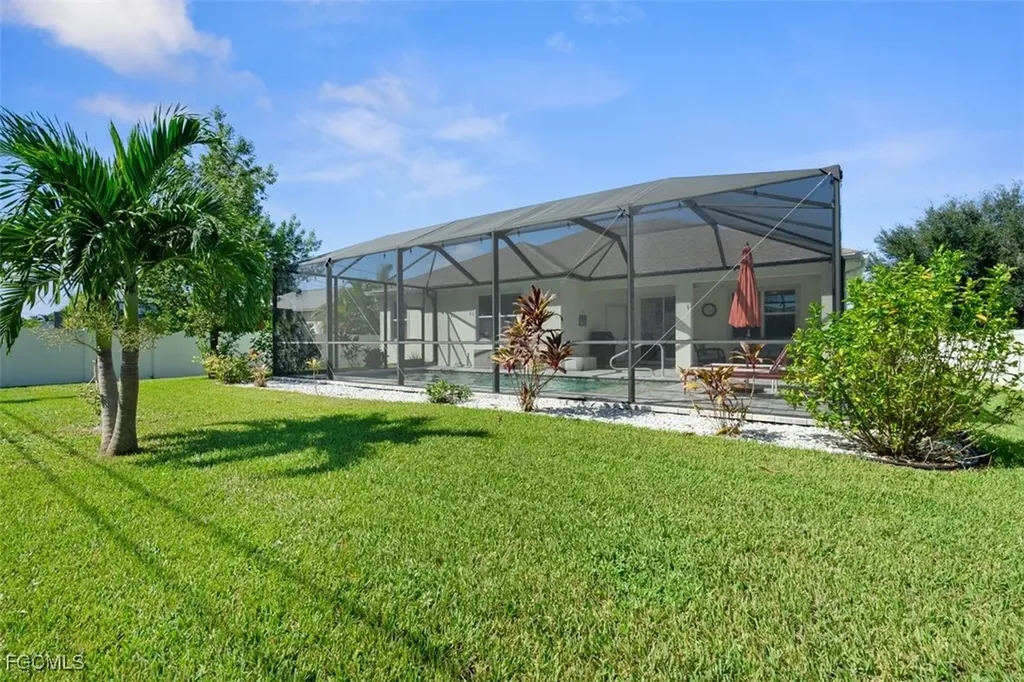 825 SE 5th Place Cape Coral FL 33990