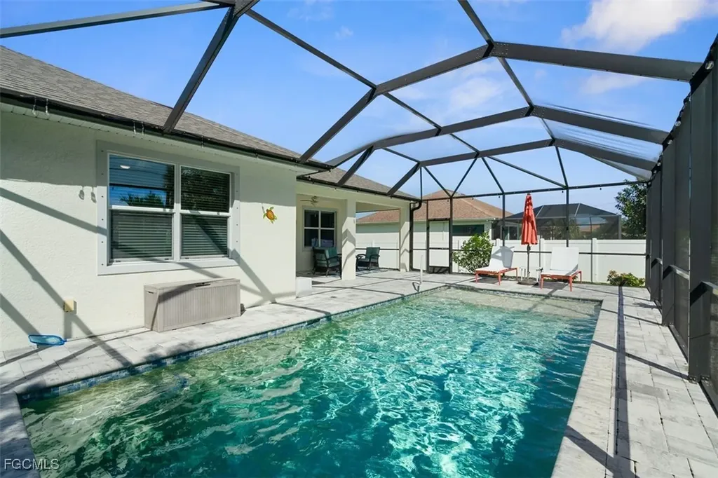 825 SE 5th Place Cape Coral FL 33990
