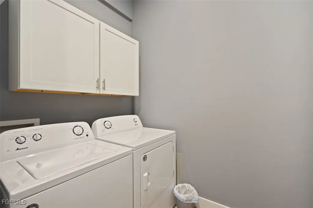825 SE 5th Place Cape Coral FL 33990