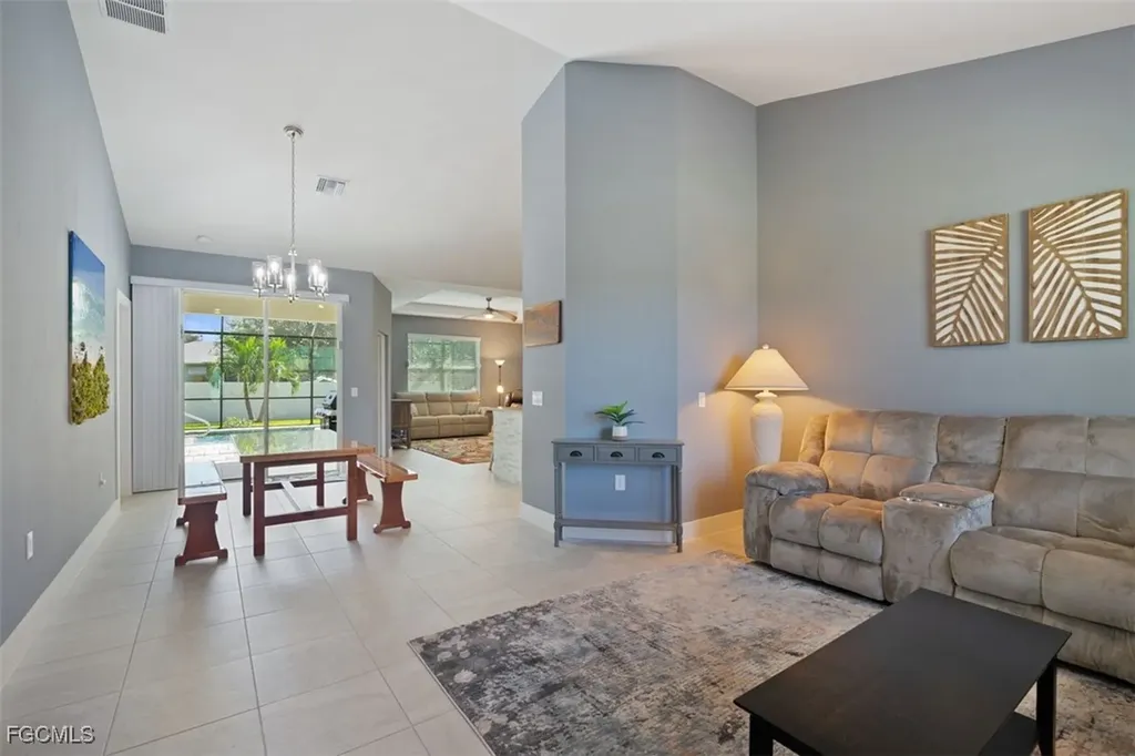 825 SE 5th Place Cape Coral FL 33990