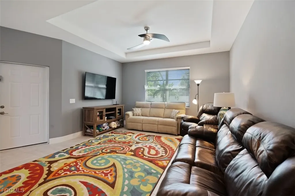 825 SE 5th Place Cape Coral FL 33990