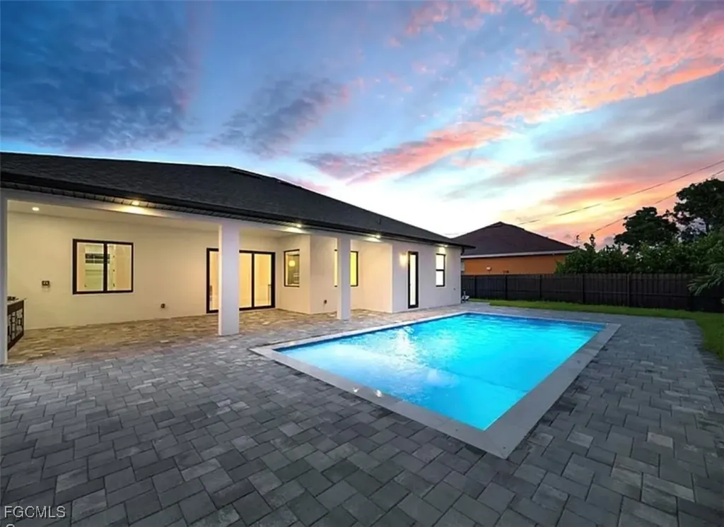 518 NW 1st Lane Cape Coral FL 33993