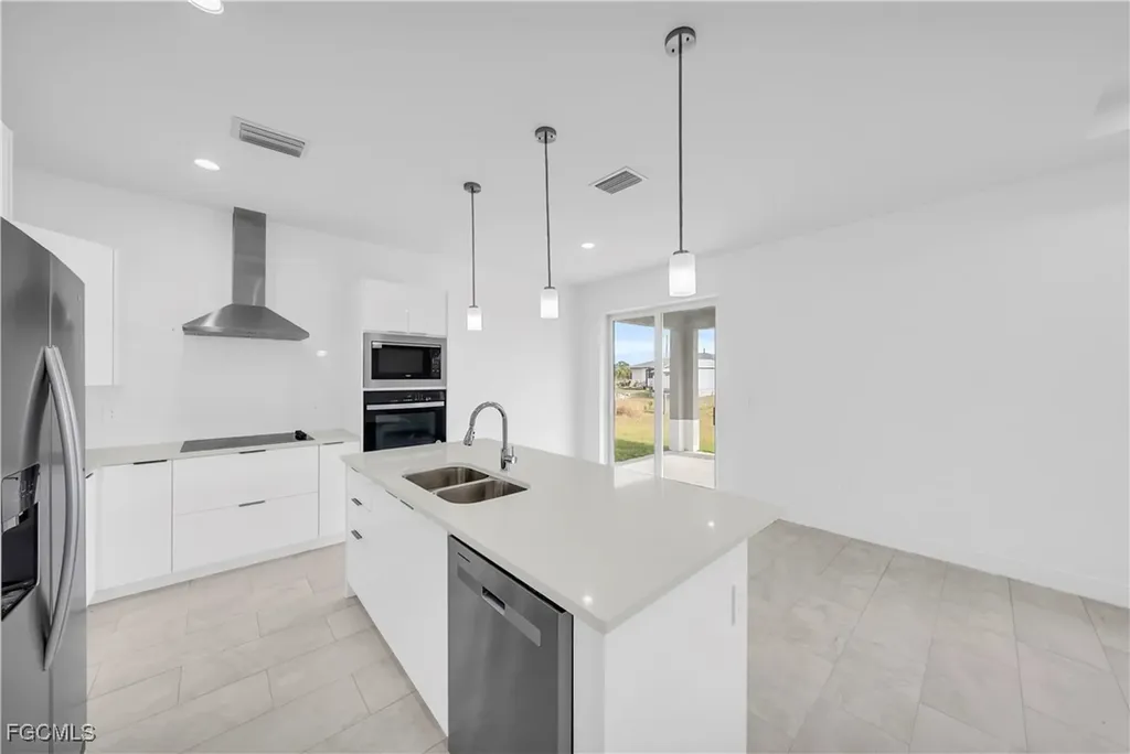 8070 Marsh Circle Labelle FL 33935