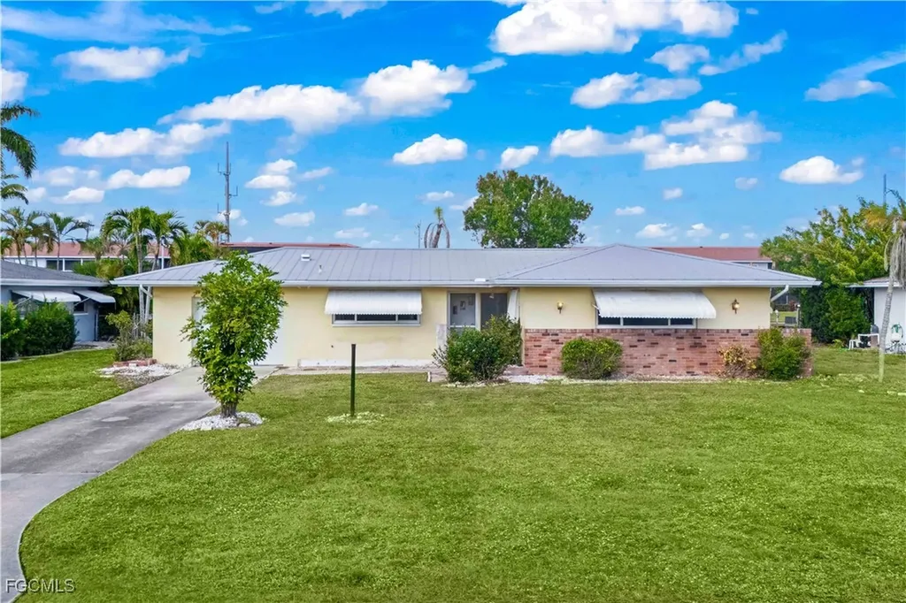 215 Santa Monica Court Cape Coral FL 33904