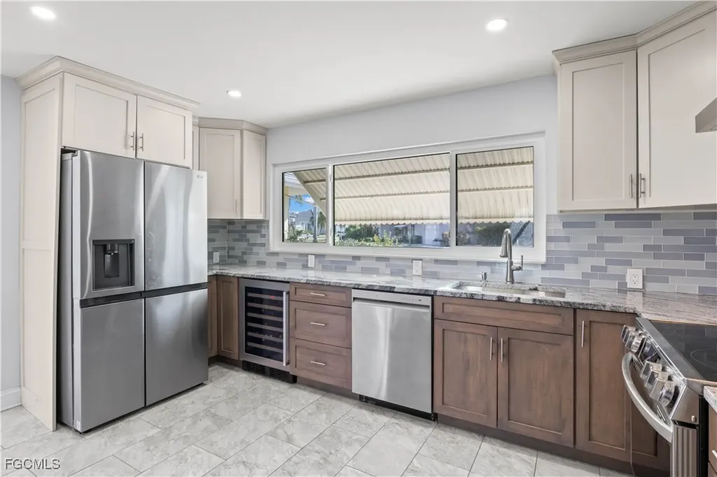 215 Santa Monica Court Cape Coral FL 33904