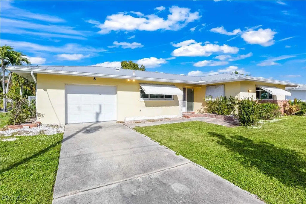 215 Santa Monica Court Cape Coral FL 33904