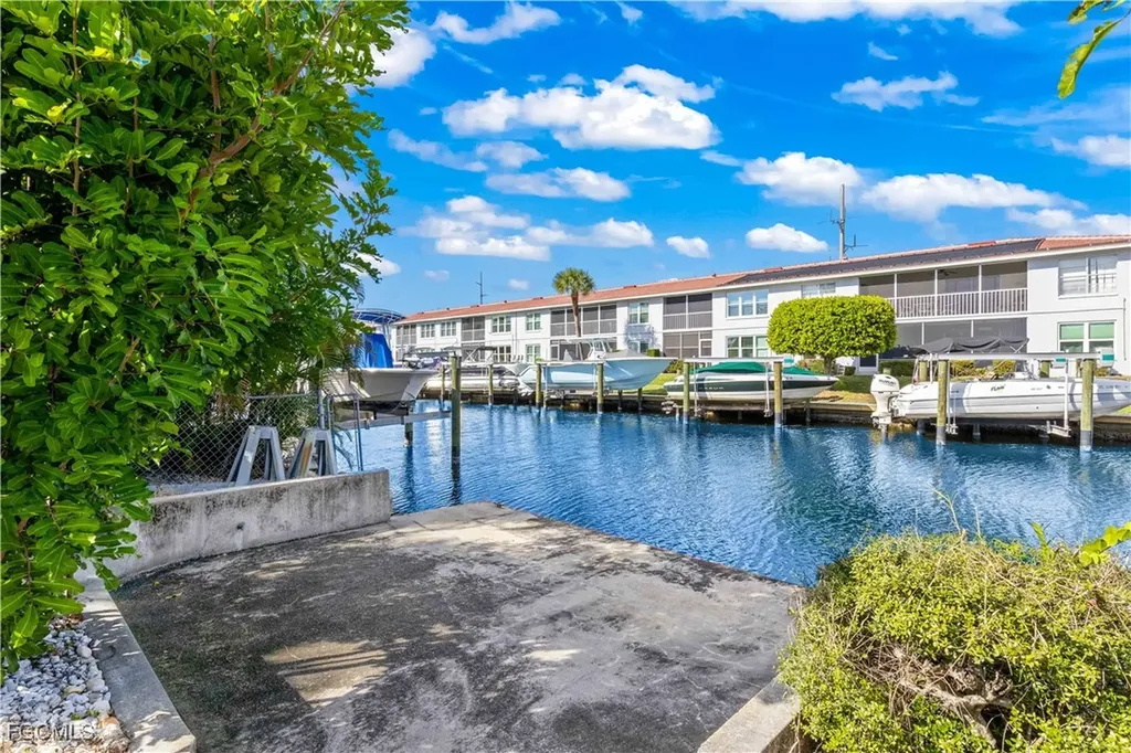 215 Santa Monica Court Cape Coral FL 33904