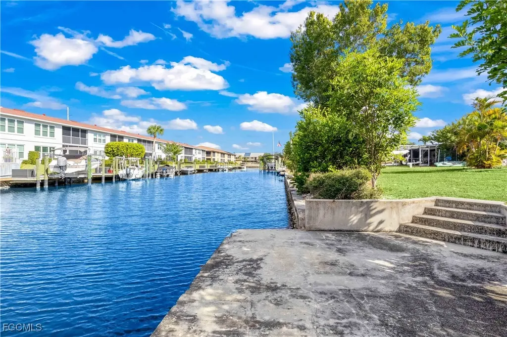 215 Santa Monica Court Cape Coral FL 33904
