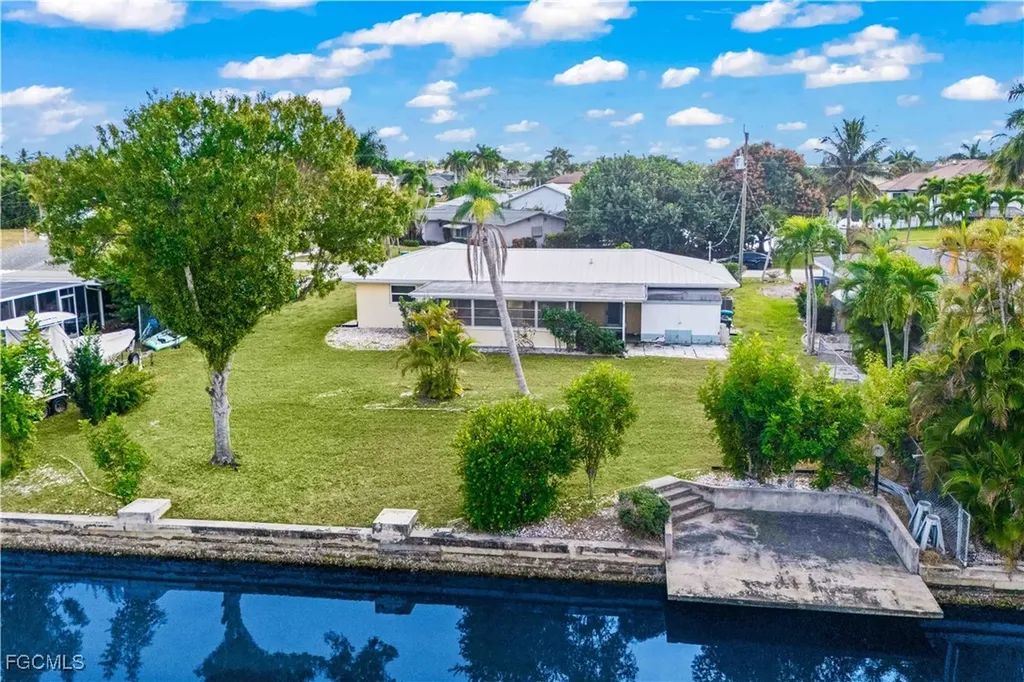 215 Santa Monica Court Cape Coral FL 33904