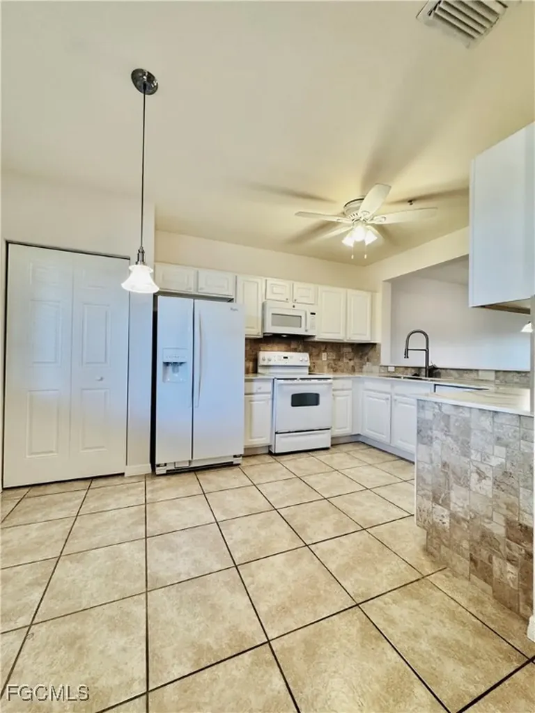 10010 Maddox Lane Bonita Springs FL 34135