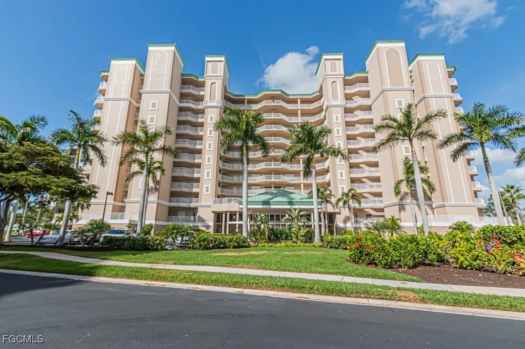 Fort Myers Beach FL, 4141 Bay Beach Lane, Unit 496
