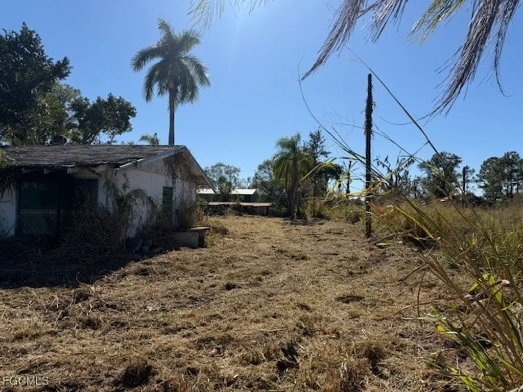 18226 Palm Beach Boulevard Alva FL 33920