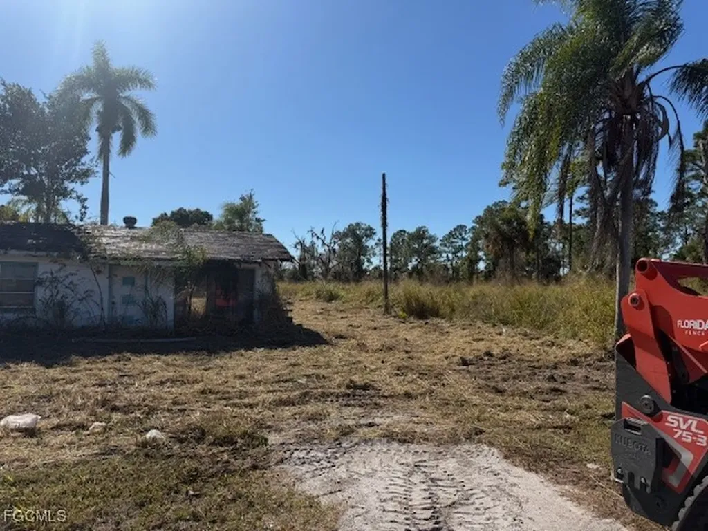 18226 Palm Beach Boulevard Alva FL 33920