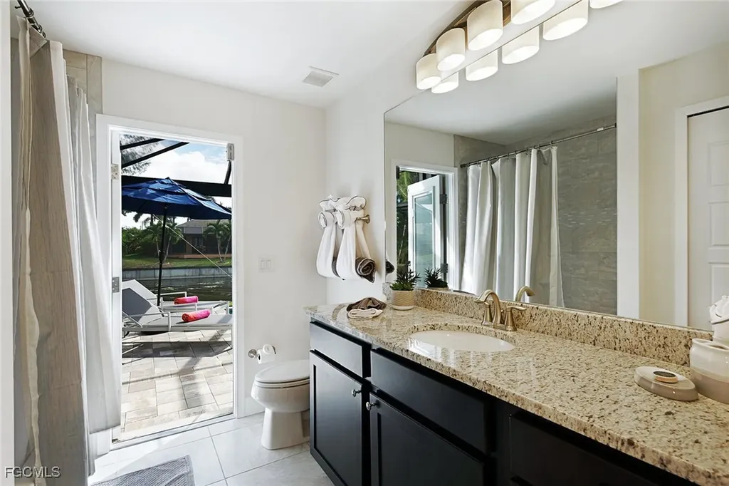 2913 SW 11th Place Cape Coral FL 33914