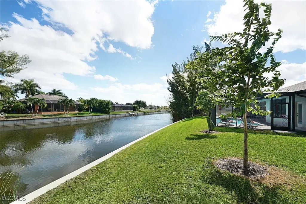 2913 SW 11th Place Cape Coral FL 33914