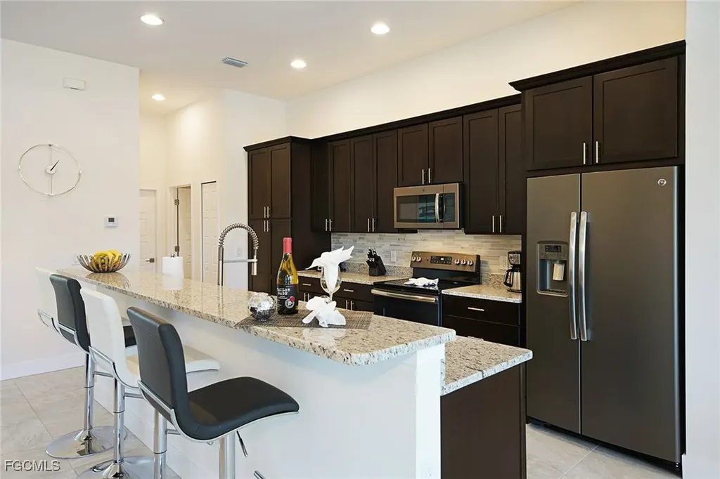 2913 SW 11th Place Cape Coral FL 33914