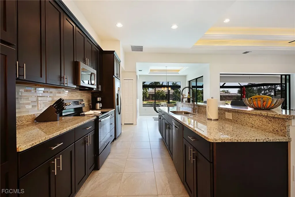 2913 SW 11th Place Cape Coral FL 33914