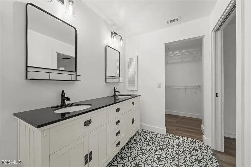 5840 Crabwood Court Fort Myers FL 33919