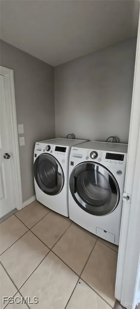 2010 Kismet Parkway W Cape Coral FL 33993