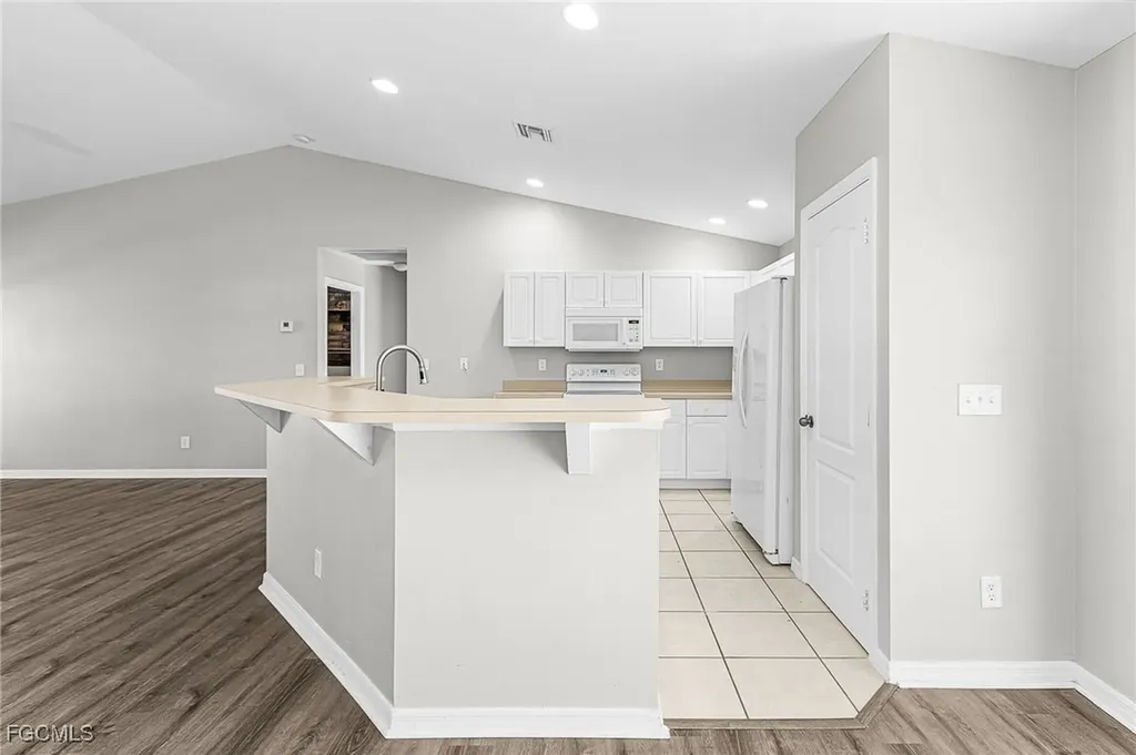 2010 Kismet Parkway W Cape Coral FL 33993