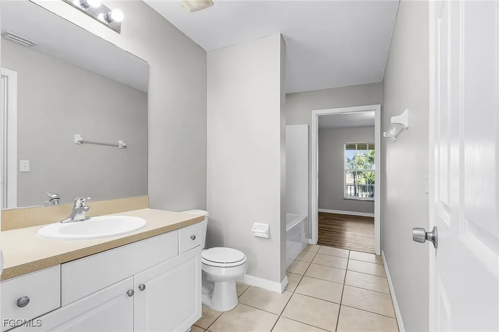 2010 Kismet Parkway W Cape Coral FL 33993