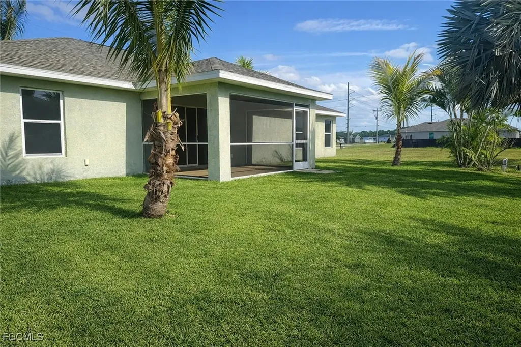 2010 Kismet Parkway W Cape Coral FL 33993