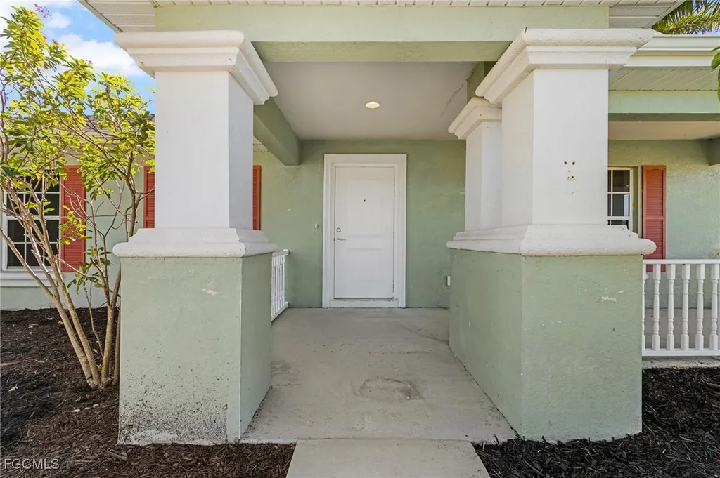 2010 Kismet Parkway W Cape Coral FL 33993