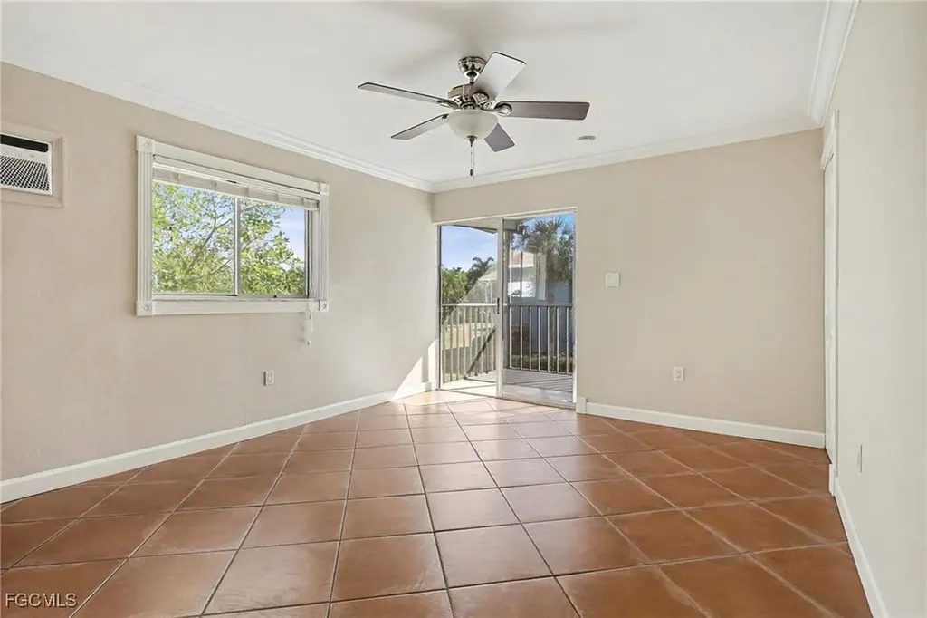 8127 Country Road Fort Myers FL 33919