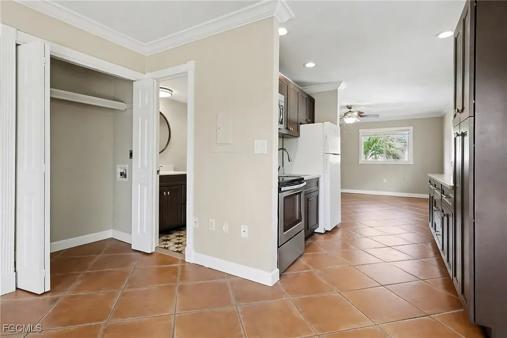 8127 Country Road Fort Myers FL 33919