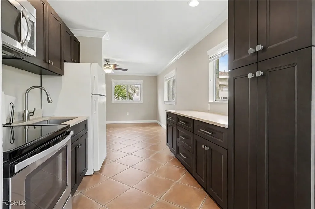 8127 Country Road Fort Myers FL 33919